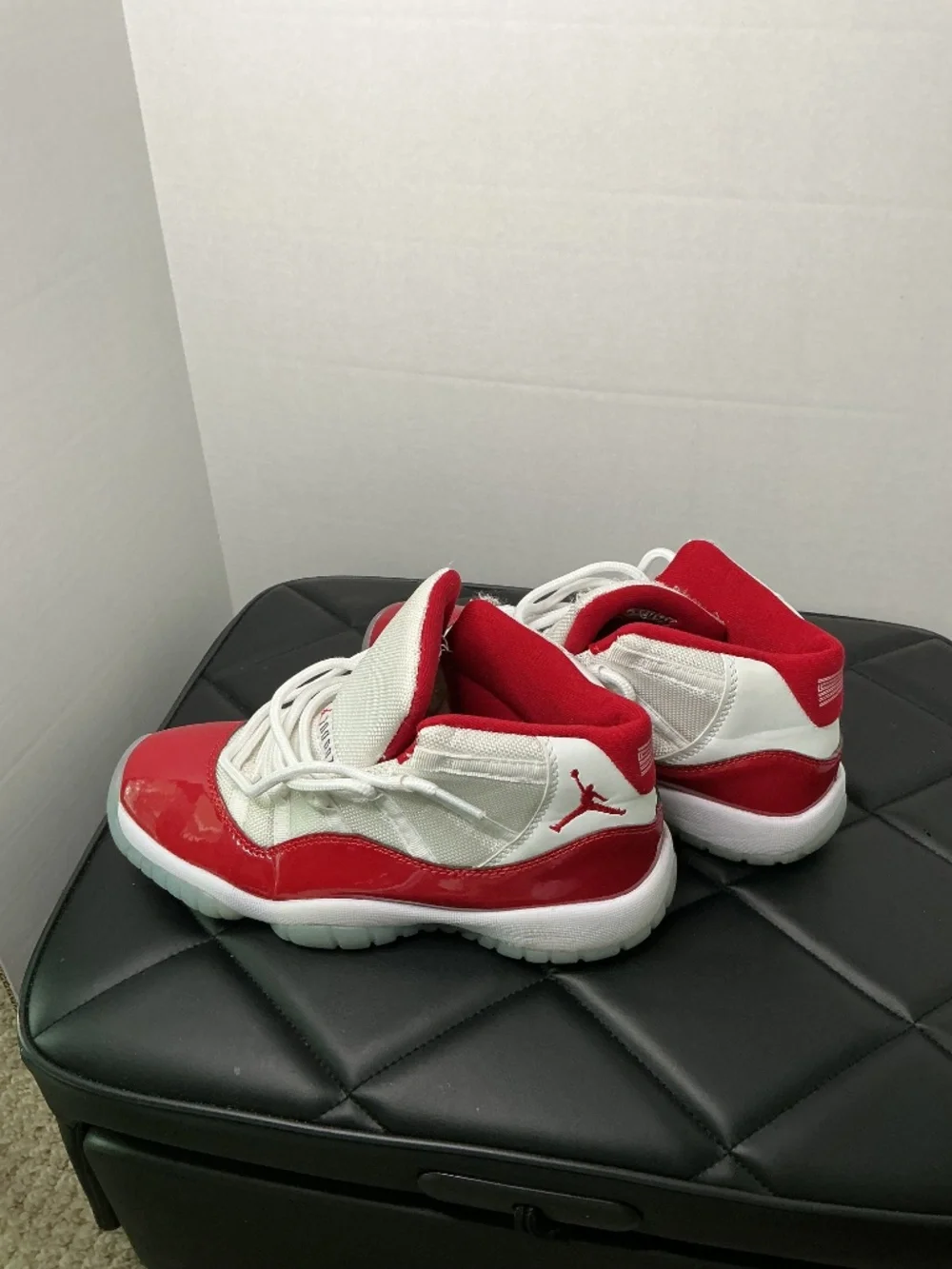 Nike Air Jordan 11 Retro Cherry Red White Men’s Size 8.5 378040-101